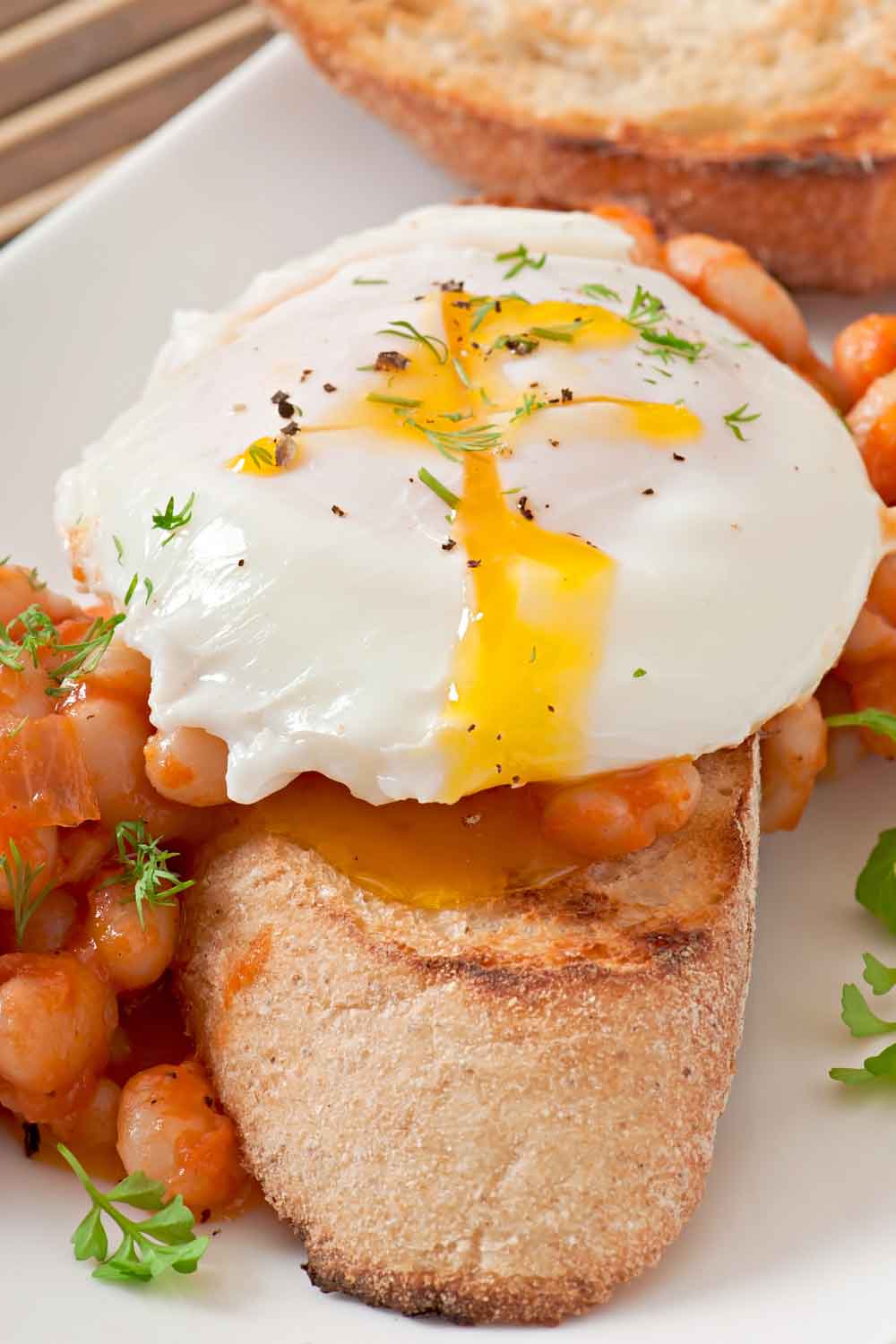 Breakfast Beans with Microwave-Poached Egg